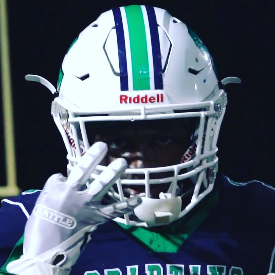KoKoBagginz's tweet photo. Wishing my nephew Scrap a great productive season this football year as he finishes his last year of high school at @StCharlesHS. Play BIG, Scrap. #BlountBoy #ScrapGotNext #GoSpartans 📚 🏈 🏆  @ogscrappy https://t.co/YdJvDof1NK
