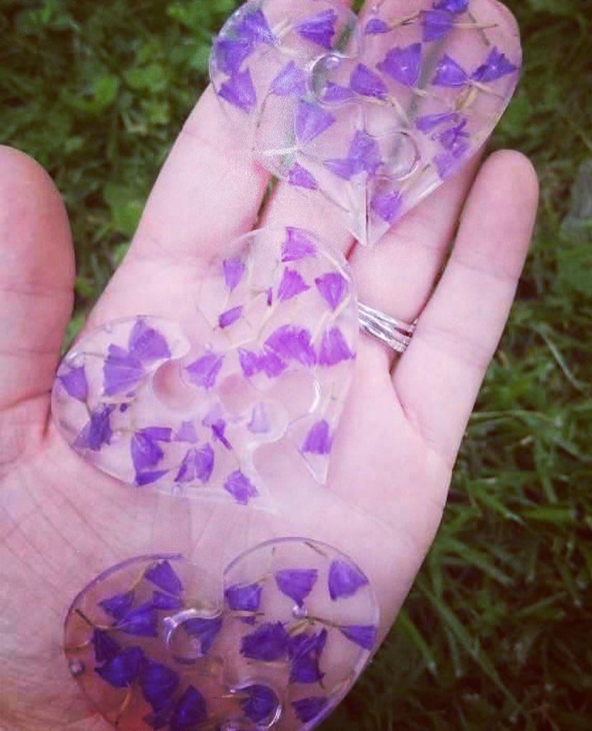 FlowerProject18's tweet image. Meow 

#TheFlowerProject #KTarr #HMM #CustomCats #CatArtist #FlowerArt #DragonFly #Butterfly #DaisyCat #PetLover #Flowers #Flores #FuneralFlowers #FlowerTherapy #Daisy #ThoughtfulGifts