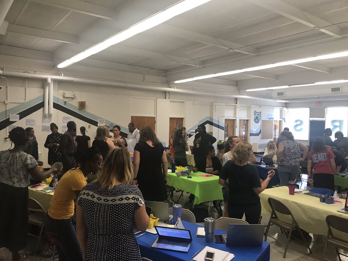 katiegreene25's tweet image. 4th grade teachers engaged in county PD.  Thank you to Walker Spivey for being such a great host!  @taimonge #ccsleads #litnccs #ccsk5math