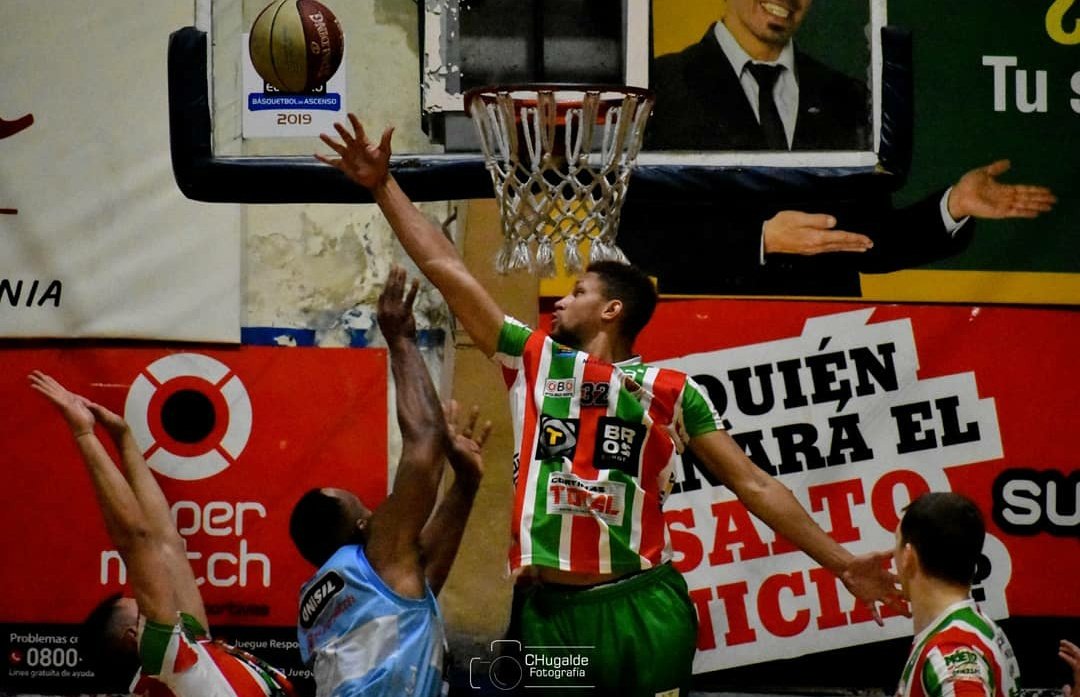 #ElMetro 🏀 | ¡SE TOMÓ REVANCHA Y SIGUE!

En su cancha <a href="/ClubCordon1/">Club Cordón</a> venció a <a href="/ColonFc/">Colón Fútbol Club</a> por la fecha 3 de la Liguilla.

Más fotos en mis redes, no se olviden de seguirme! 

📸 instagram.com/CHugaldeFotogr… (historias destacadas)
📸 facebook.com/CHugaldeFotogr… (álbum completo)