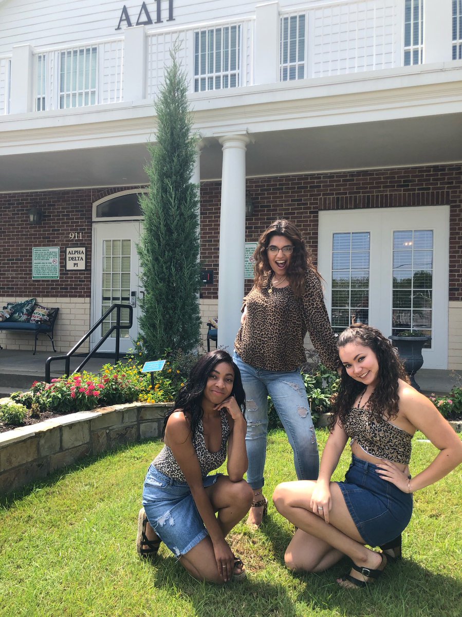 AriaHaberr_'s tweet image. Hard to be humble when you’re queen of the jungle 🦁 #goadpi