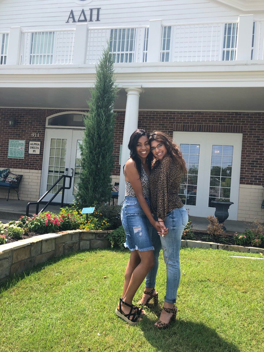 AriaHaberr_'s tweet image. Hard to be humble when you’re queen of the jungle 🦁 #goadpi