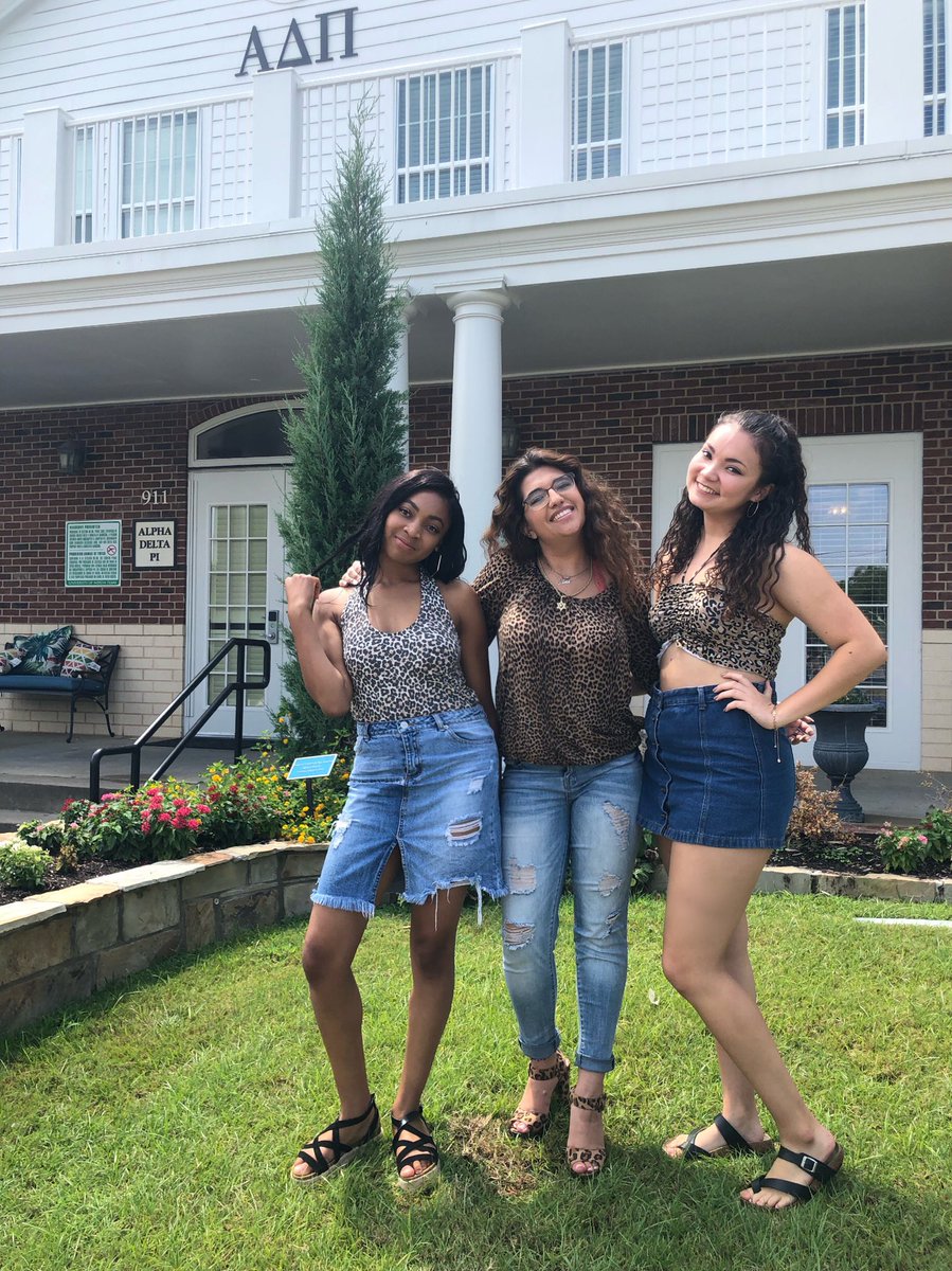 AriaHaberr_'s tweet image. Hard to be humble when you’re queen of the jungle 🦁 #goadpi