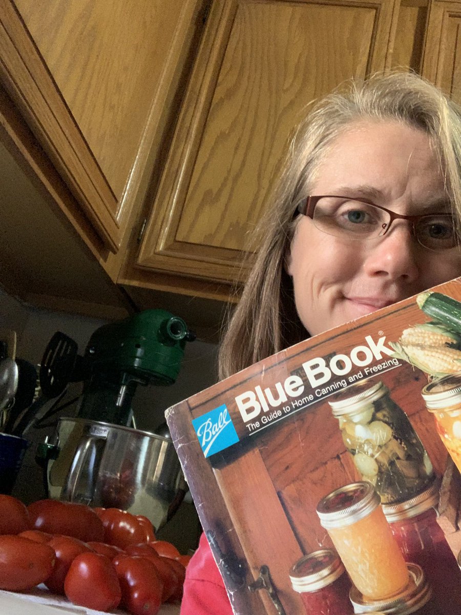 DAAnthony73's tweet photo. Did a lot of reading recipes this summer and baked a lot. Also got  my mom’s old canning cookbook out to can tomatoes 🍅. Peaches and peach jam are next! @CVMonroeEagles #GameOnMonroe #summerreadingselfie https://t.co/pAP9iwgEIk
