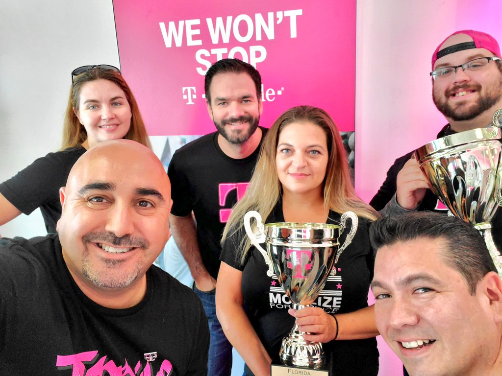 dustinknapp's tweet photo. Great day spending time with our VP @JoshDavisGP and the Best Director @mariogomezgp !!! The OWest teams really enjoyed sharing their best practices and learning new ones! Thank you for your leadership and support!!! #WinningOnPurpose #GPGoingPlaces #ManifestYourDestiny #WhosNext https://t.co/UopDhuekZg