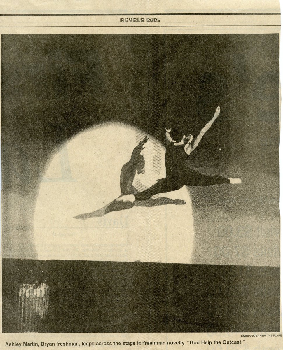 AshleyAtwoodbiz's tweet image. Pic of me rehearing a show I did in college. 
.
.
.
#rangerettes #kilgore #revels #college #dance #godhelptheoutcasts #freshmanyear #jete #grandejete #split #iwasgood