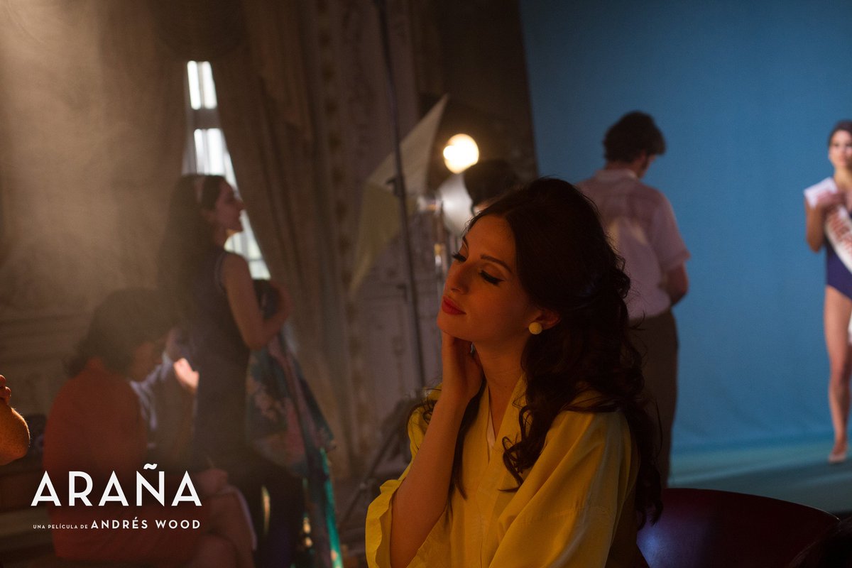 Inés es uno de esos personajes complicados, que me hizo sentir incómoda, pero que amé interpretar. Estoy deseando que todos puedan ver esta obra del maravilloso Andrés Wood en pantalla grande. #Araña llega ya mañana a los cines chilenos. ¡No se la pierdan! 🎞️🍿#AndrésWood