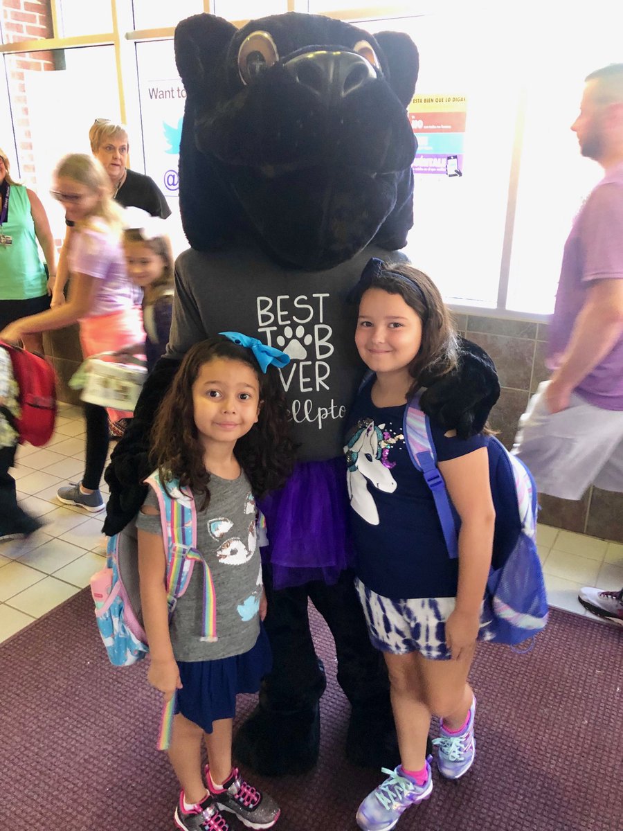 A big THANK YOU to Powell Grandma Lila Lovelady for helping us with Pride this morning!  ⁦<a href="/PowellCISD/">Powell Elementary, Conroe ISD</a>⁩