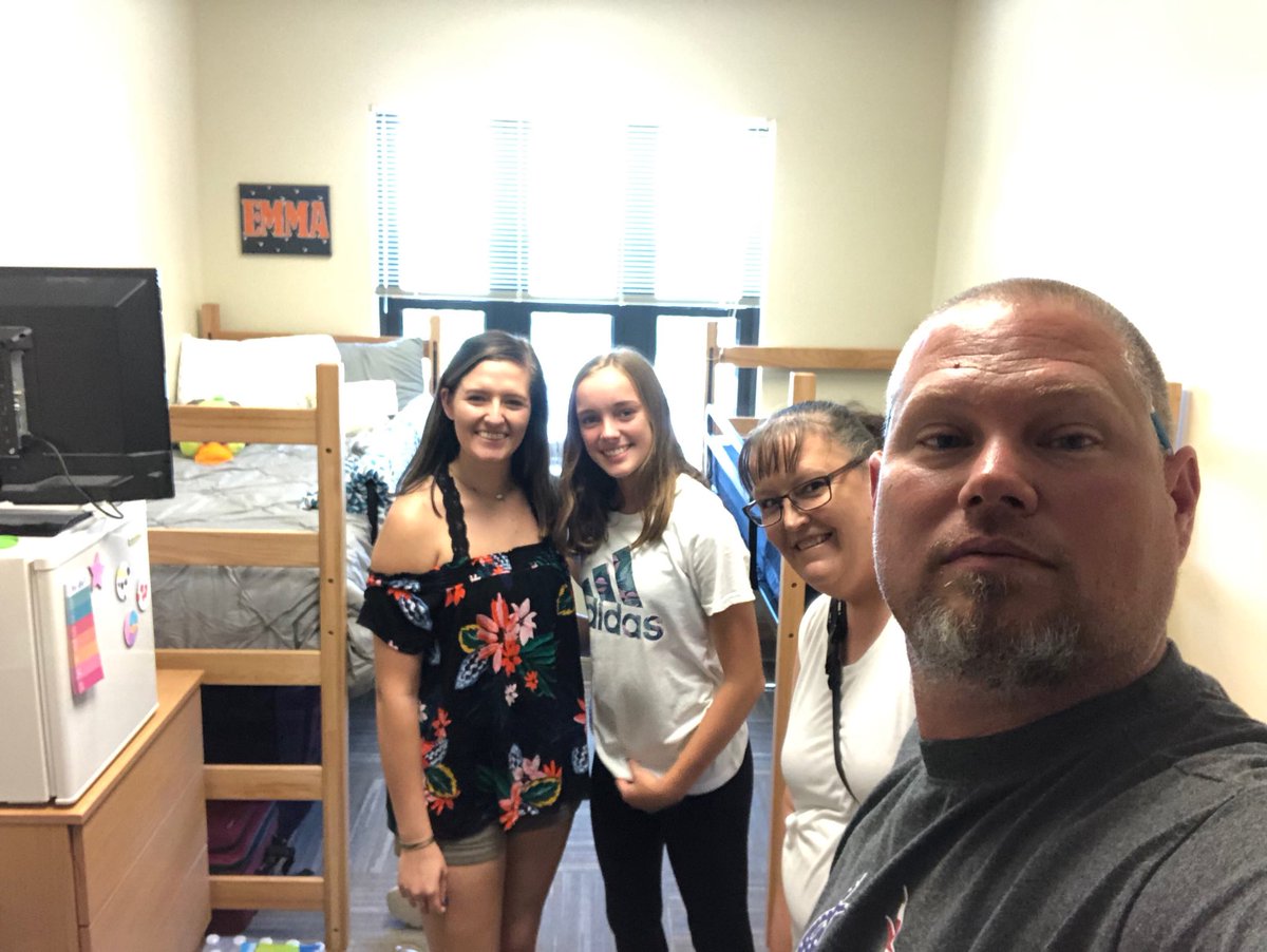 kmooney30's tweet photo. Last one off to college! https://t.co/UYSt8ieWhN