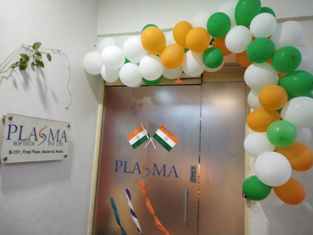 NeerajChaurasia's tweet image. #IndependenceDay Celebration #hashflag @ Office 
Greetings to all #Indians &amp;amp; #India
---
#JashneAazadi #Colleagues #Friends #Salute #Martyrs #TriColor #Freedom #India #जयहिंद