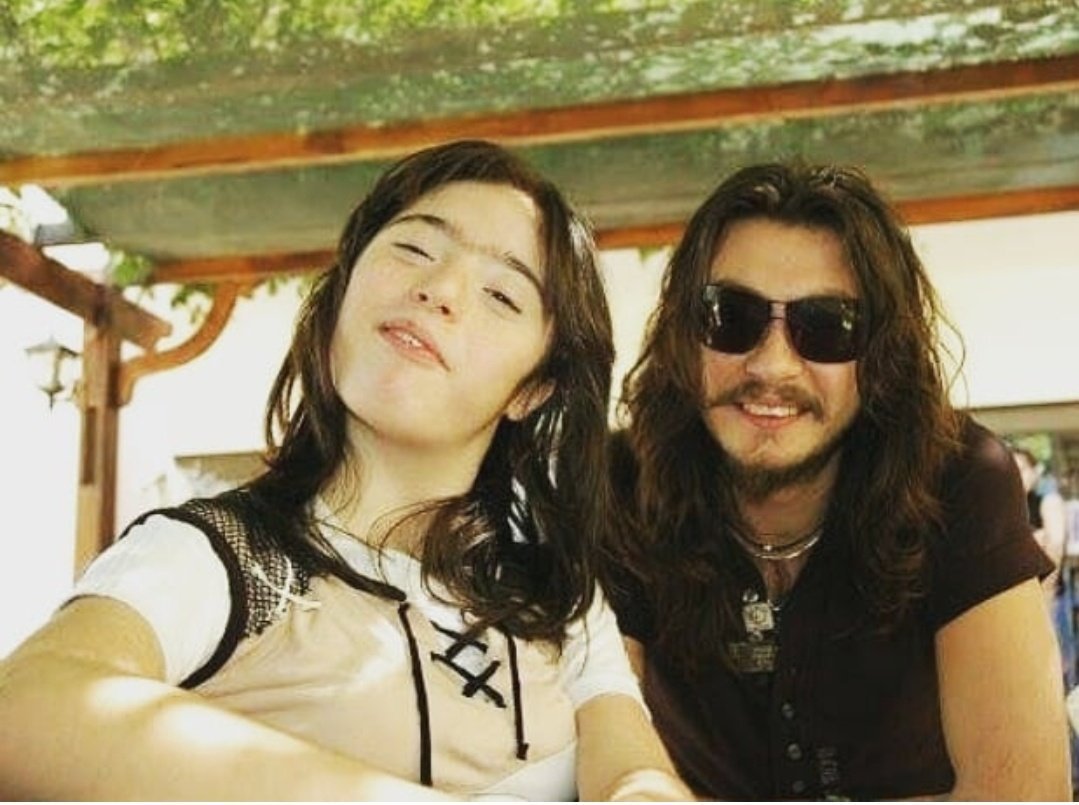 Sevgi varsa engel yoktur... ❤