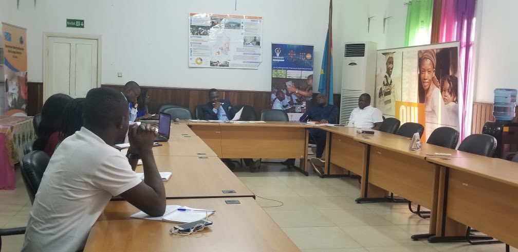 AfriyanRdc's tweet photo. Échange cet après-midi entre le bureau de @AfriyanRdc et le Représentant Résident de @UNFPARDC Dr @SennenHounton sur les préparatifs des activités prévues en marge de la célébration des 25 ans de la CIPD et des 50 ans de UNFPA. #ICPD25 #UNFPA50
@LorenceKabasele https://t.co/MrxzD6tDia