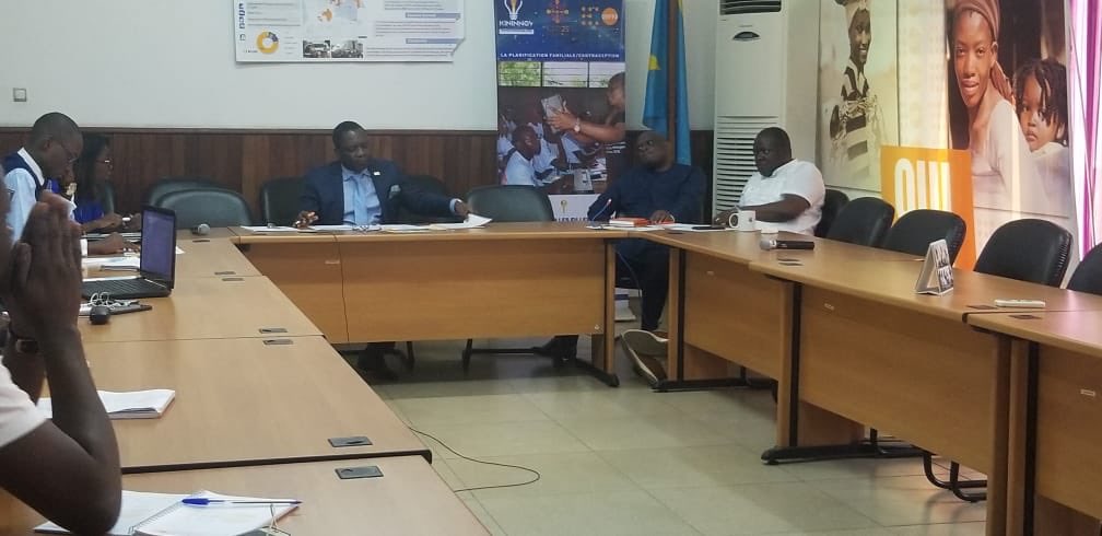 AfriyanRdc's tweet photo. Échange cet après-midi entre le bureau de @AfriyanRdc et le Représentant Résident de @UNFPARDC Dr @SennenHounton sur les préparatifs des activités prévues en marge de la célébration des 25 ans de la CIPD et des 50 ans de UNFPA. #ICPD25 #UNFPA50
@LorenceKabasele https://t.co/MrxzD6tDia