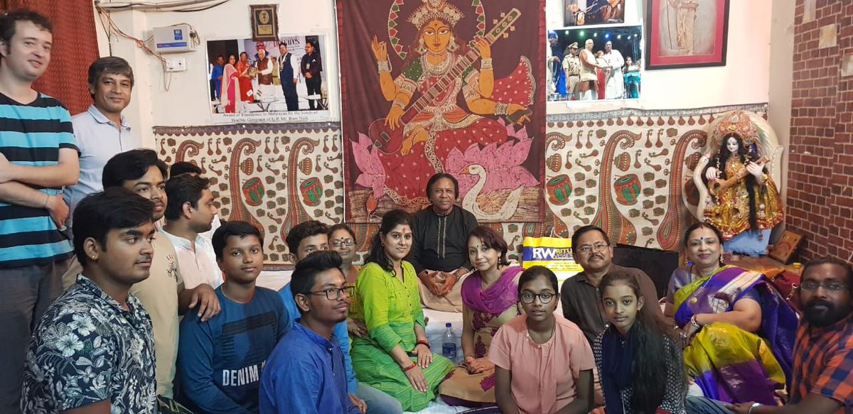 spkacademy's tweet photo. Ustadji was teaching master classes in Varanasi, India this past week. Here are a few pics!
#sitar #learnsitar #playsitar #lovesitar #etawahgharana #taleem #music #tabla #training #learnmusic #classicalmusic #indianclassicalmusic #masterclass https://t.co/GcYHTg2QY8