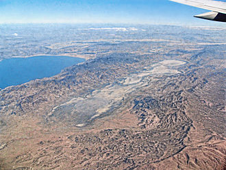 Springmeyer_law's tweet photo. @frkearns Reminds me of Nevada's Winnemucca Lake, seen below on the right. Pyramid Lake on the left. https://t.co/N1Gsr0GEHB