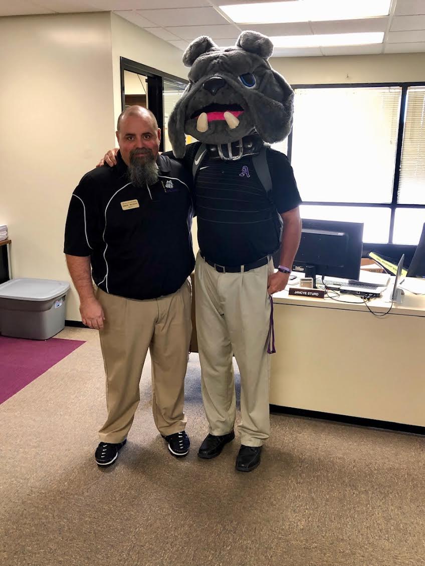 ArkCitySchools's tweet photo. Sally the Bulldog was a little nervous about the first day of school (hey, we get it) but after a pep talk from Mr. Truelove, all was well. Remember to be kind to one another, Bulldogs!
@ACHS_Admin
@achsbulldogs
#ArkCityPROUD
#ACback2school https://t.co/tl8jmInVjT