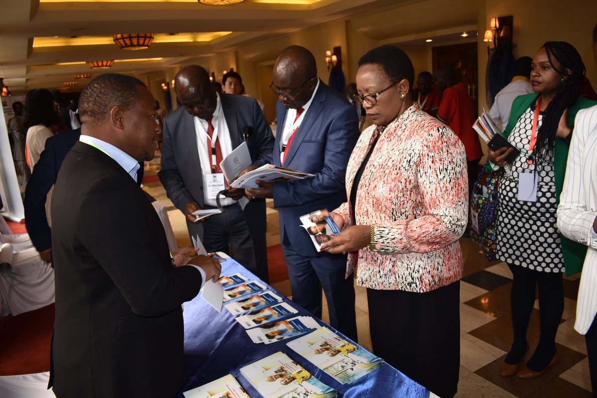 HowieAkimala's tweet photo. Health CS @SicilyKariuki at the @PharmAccessKE stand on day one of the #KenyaHealthForum in Nairobi https://t.co/MjmEwLEaz5
