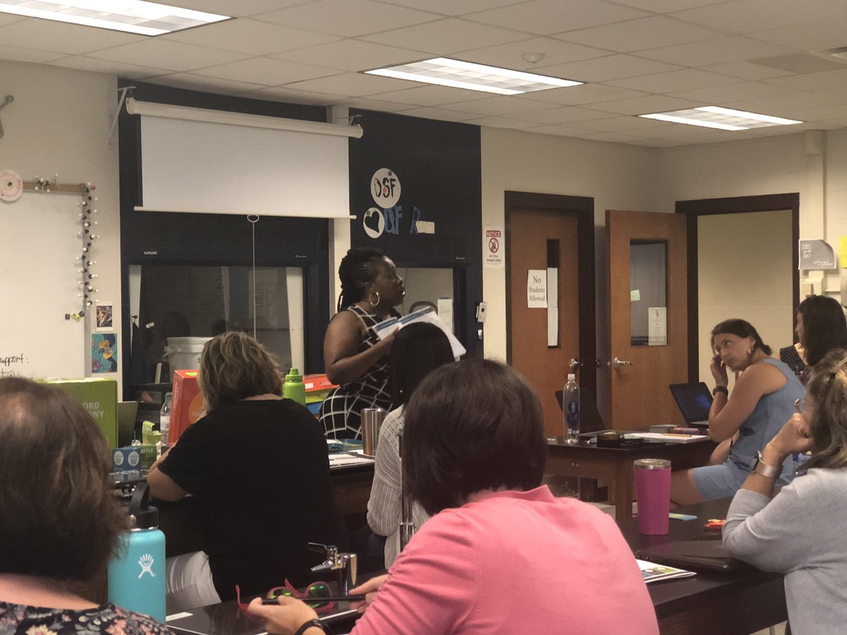 ChrisMoseley7's tweet photo. Great Training today on Social Emotional Learning 👍 @SanfordHarmony #LifeReady2 https://t.co/StXovLCLZZ