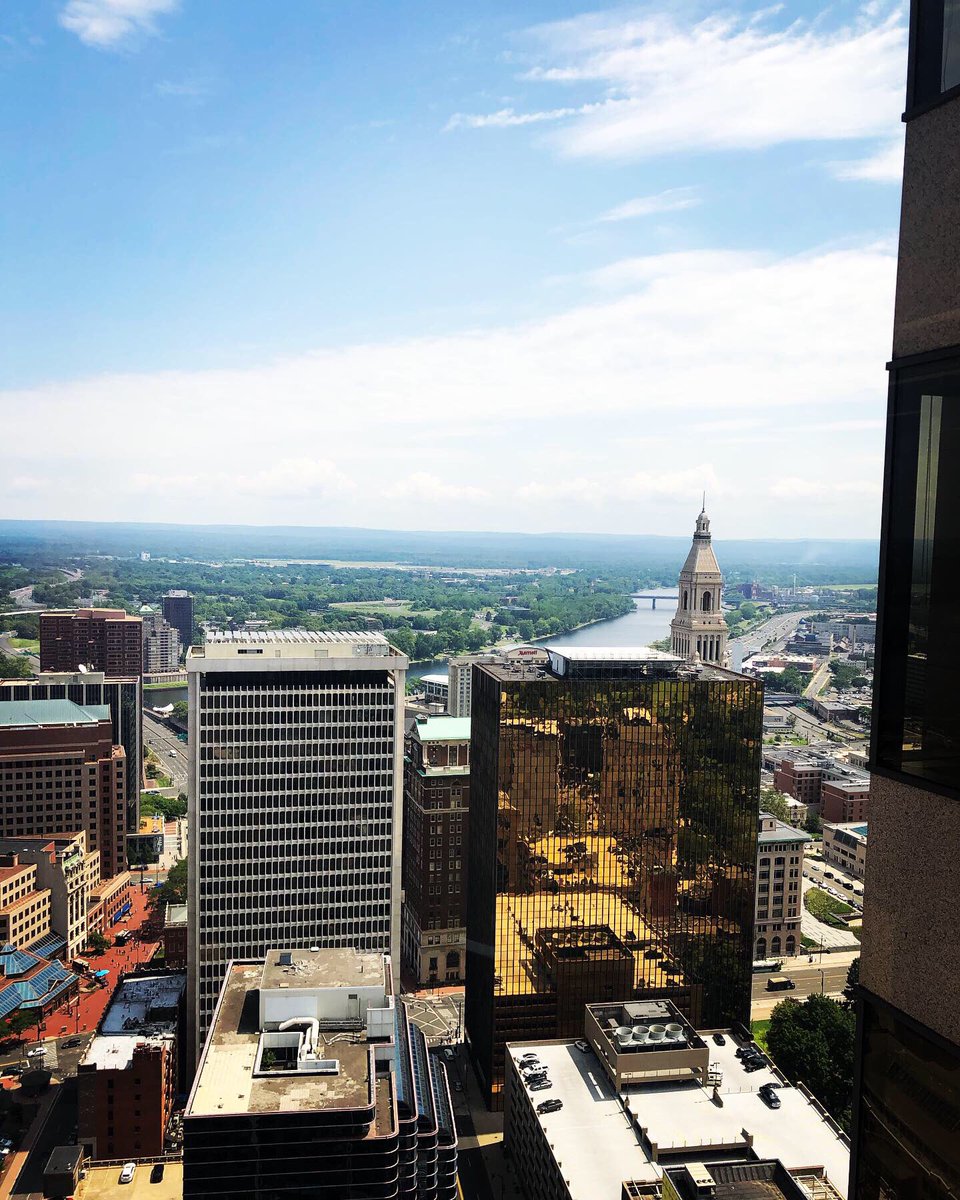 CeceSaglimbeni's tweet photo. Beautiful day in the Hartford Office  #hartford #BankOfAmerica https://t.co/Zg1Zmu3Va5