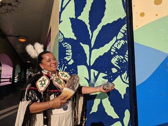 NEIGHBOURHOOD BEAUTIFICATION:
East End Bridges to Art series spans the Carlaw-Dundas rail corridor ~
bit.ly/2NdVEWv
<a href="/PaulaFletcherTO/">Paula Fletcher</a> <a href="/StART_Toronto/">StreetARToronto</a>  <a href="/RealJerkToronto/">Real Jerk Restaurant</a> #EastTO #Leslieville #GerrardEast  @_hello_kirsten #RiverdaleTO #ThePocket