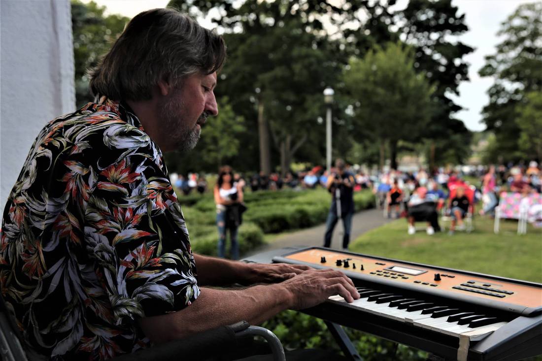NewRochelleArts's tweet photo. As of 3:30 pm tonight's concert is ON! WHAT IT IS returns to Hudson Park tonight, playing horn-driven funk, soul, rock, jazz, pop, country and R&amp;B. Music starts at 7:30 pm. For weather updates call 914-465-7297. https://t.co/X4mATZsc07