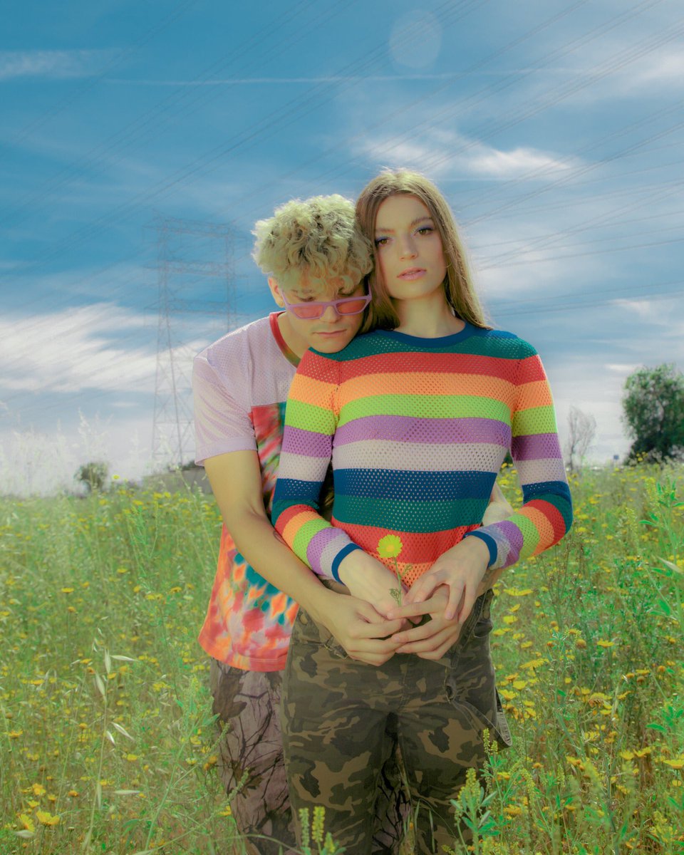 loves me, loves me not 
<a href="/CosmosNCreature/">Cosmos & Creature</a>