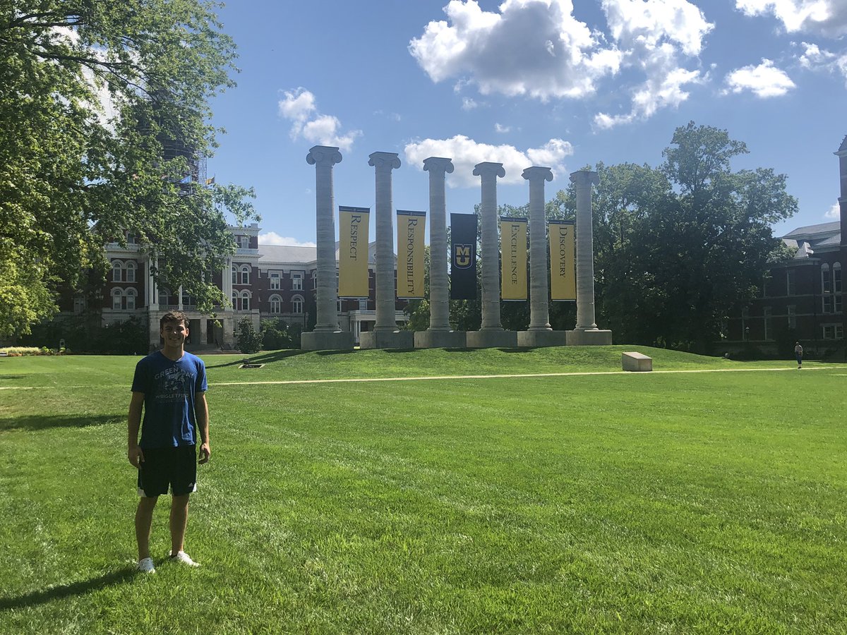DawnPelter's tweet photo. It’s not “goodbye!”  It’s see you soon buddy!  MIZ...🖤💛 https://t.co/6rpOCQK3CE