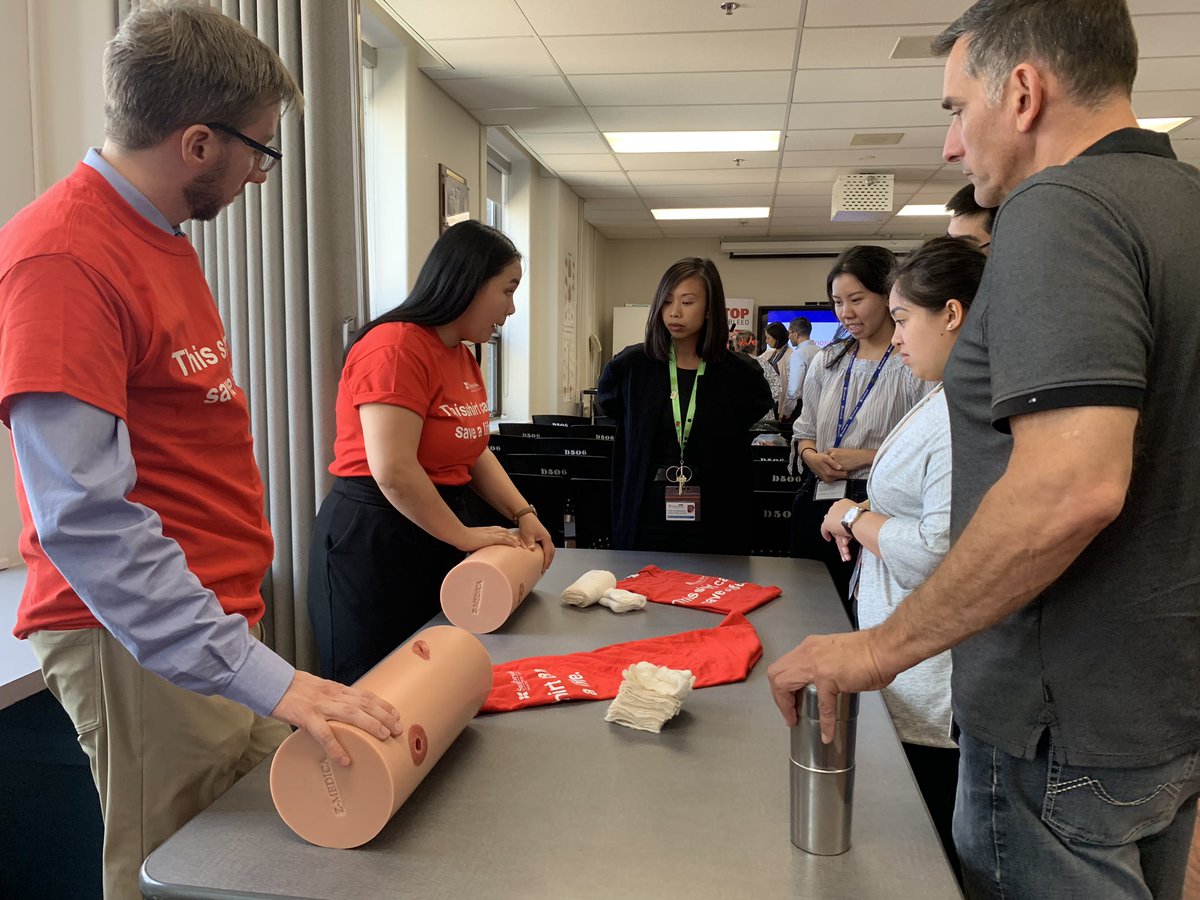 StoptheBleed_TO's tweet photo. Training our own Sunnycare Team! #nopeeking #stopthebleed @Sunnybrook https://t.co/kWGxg4cZLy