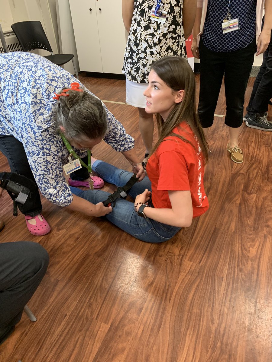 StoptheBleed_TO's tweet photo. Training our own Sunnycare Team! #nopeeking #stopthebleed @Sunnybrook https://t.co/kWGxg4cZLy