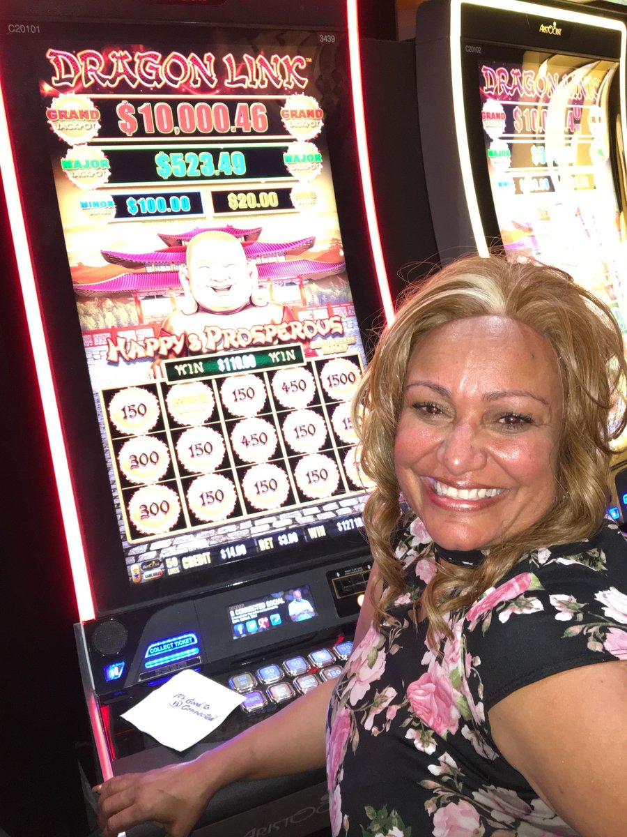 ipbiloxi's tweet photo. Dragon Link treated Carmen to a $12,718 jackpot win! Congratulations, Carmen! #IPBiloxi https://t.co/674DqPoaO2