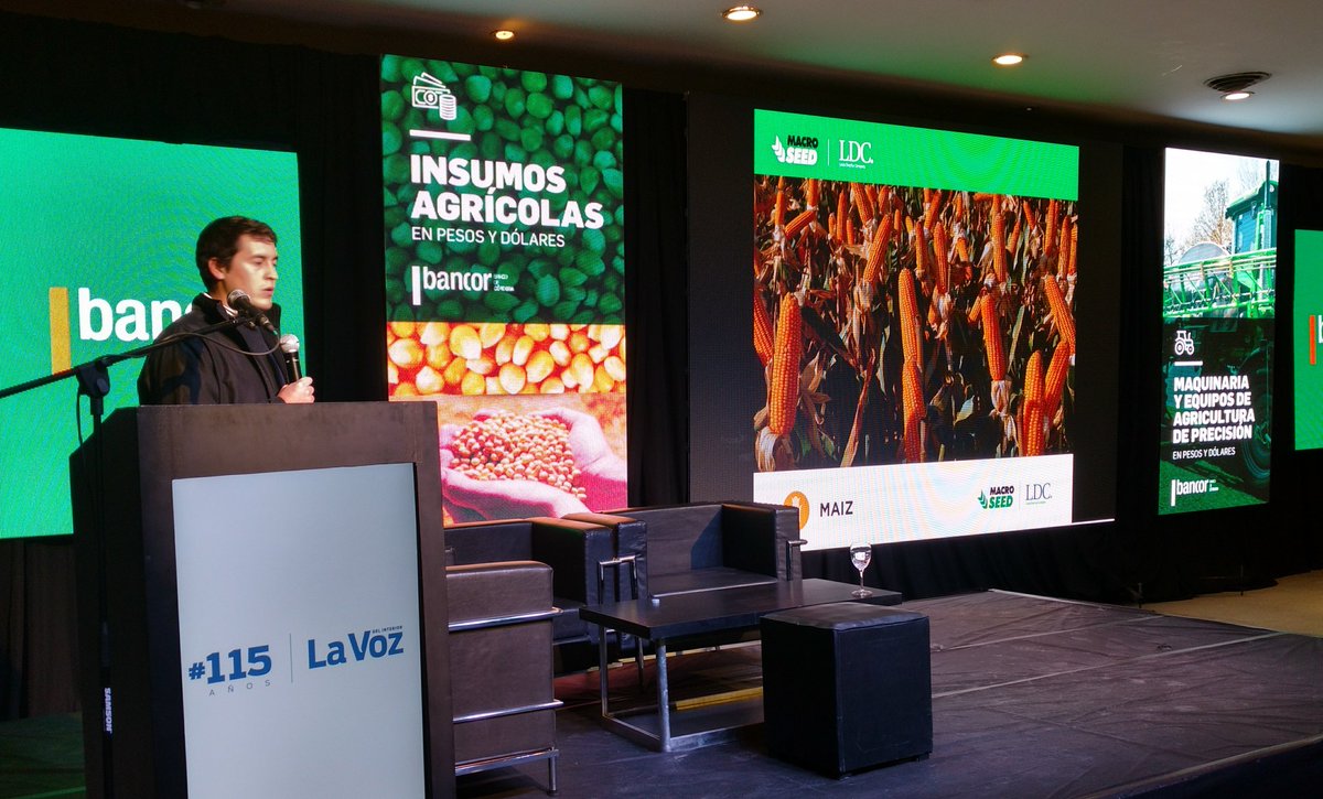 lavozagro's tweet photo. Las empresas en #SojaYMaizCba: Guillermo Crespi de @macro_seed relata las principales novedades de la empresa en materia de híbridos https://t.co/dLY2iAoURY