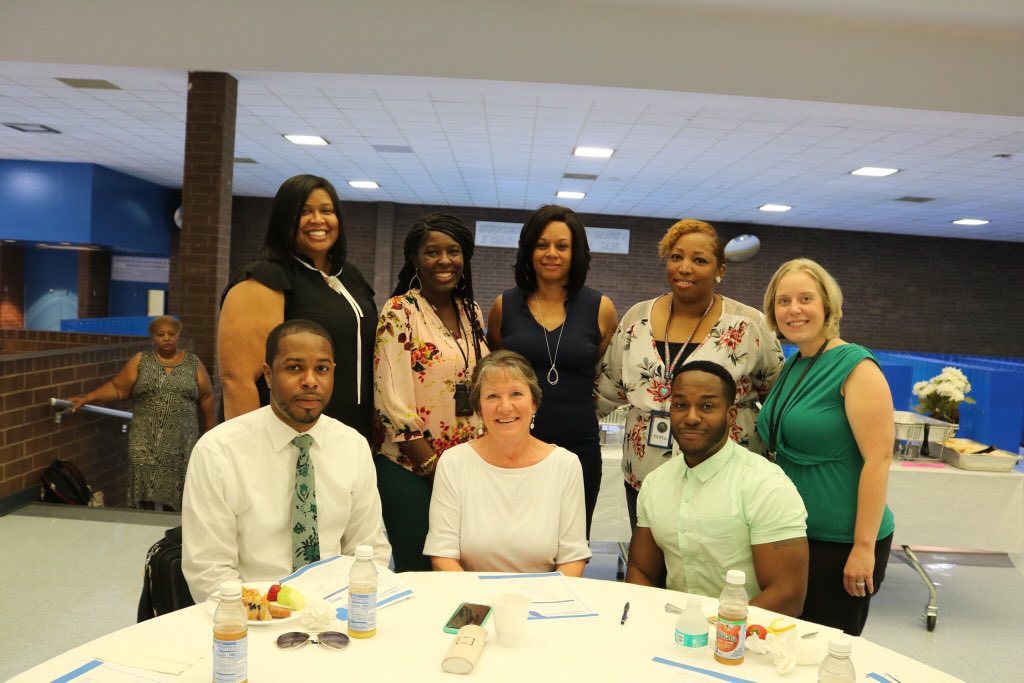 SthomasMATH's tweet photo. @PortsVASchools Division #Math #team. #gotmath? #ppsleads #ppsproud @ebracyPPS @cityofPortsVA @fionanichols5 @EndiaHatcher @CrystalPopeMath @TishaJonesMath @HurdleLee1 https://t.co/orS2gzSSBz