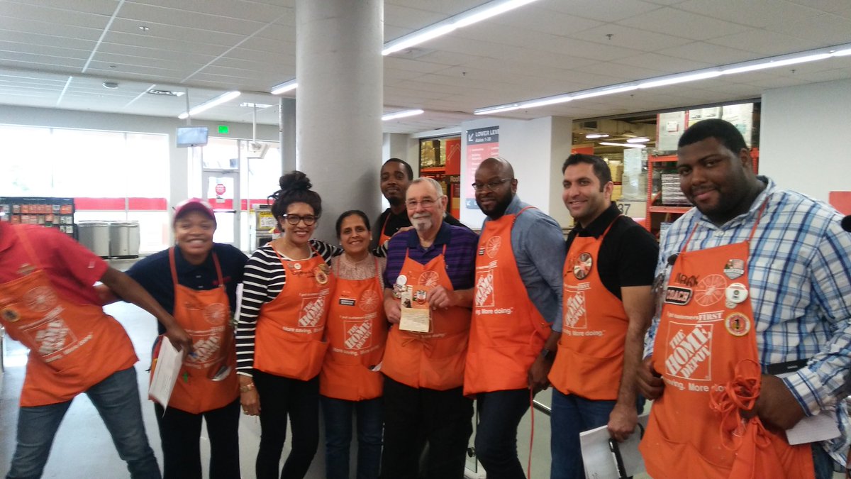 This is how we at #4608 HOME DEPOT Seven Corners recognize our associates, that go above an beyound, 46% HDPP's😁