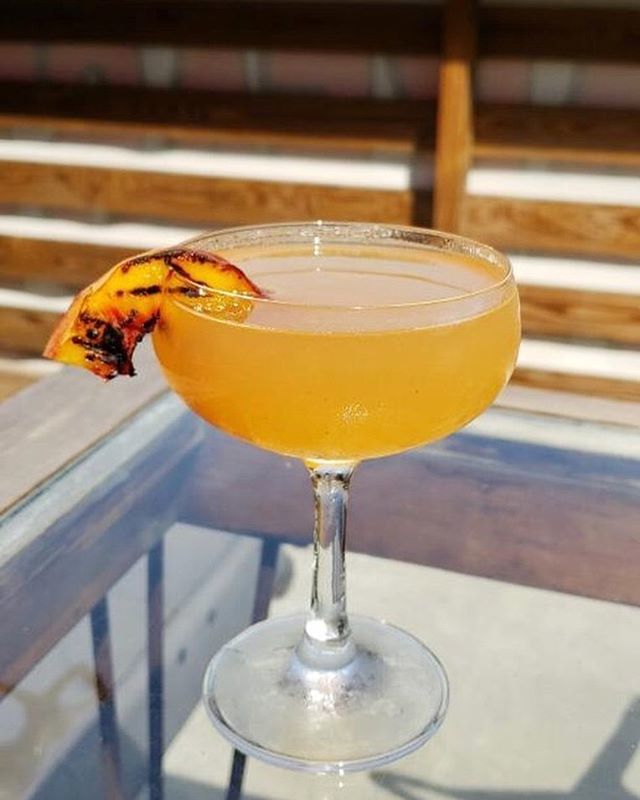 MsRosesFineFood's tweet photo. It’s about that time...🍹 Spend Wednesday night with us! Happy Hour starts at 4pm. #MsRoses #MsRosesHappyHour
📷: @makedrinksnotbombs
.
.
.
#westashley #charleston #charlestonsc #chseats #yum #holycity #lowcountryeats #holycityeats #lowcountry #eats #y… https://t.co/9JDFQXKa62 https://t.co/6FeJwNya9D