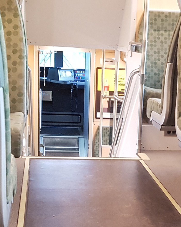 legendarryl's tweet photo. @Metrolinx taken this morning on Barrie line train, train operations room wide open on rear car. https://t.co/JkXeCQnTy7