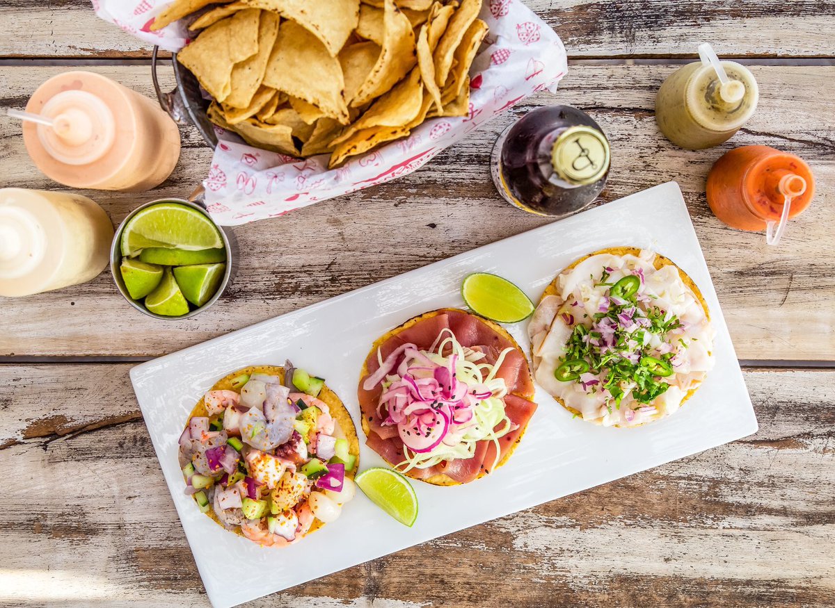 ElMerkaditoMX's tweet photo. Una trilogía que sí vale la pena😋

#ElMerkadito #PuertoMorelos #tostadas #food #mexicanfood #seafood #ceviche #aguachile #foodie #camarones #comida #cevichedepescado #delicioso #botanadecamaron #camaronesmojodeajo #cevicherojo #botanas #cevicheverde #cevichedejaiba #tosticeviche https://t.co/IbqTP9VjUB