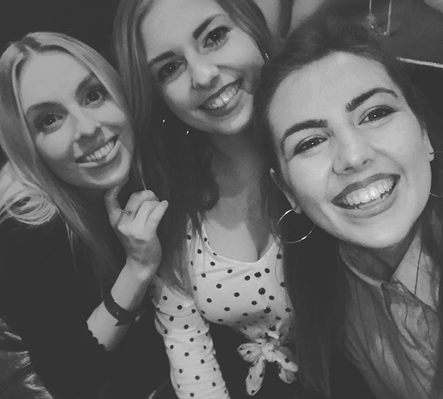 Fab night at the Fleadh #céilípicnic with my faves @rosiemohanx @sarahmariemohan ☘️🍻🎻 #fleadhcheoil #drogheda #sisters #fun #love