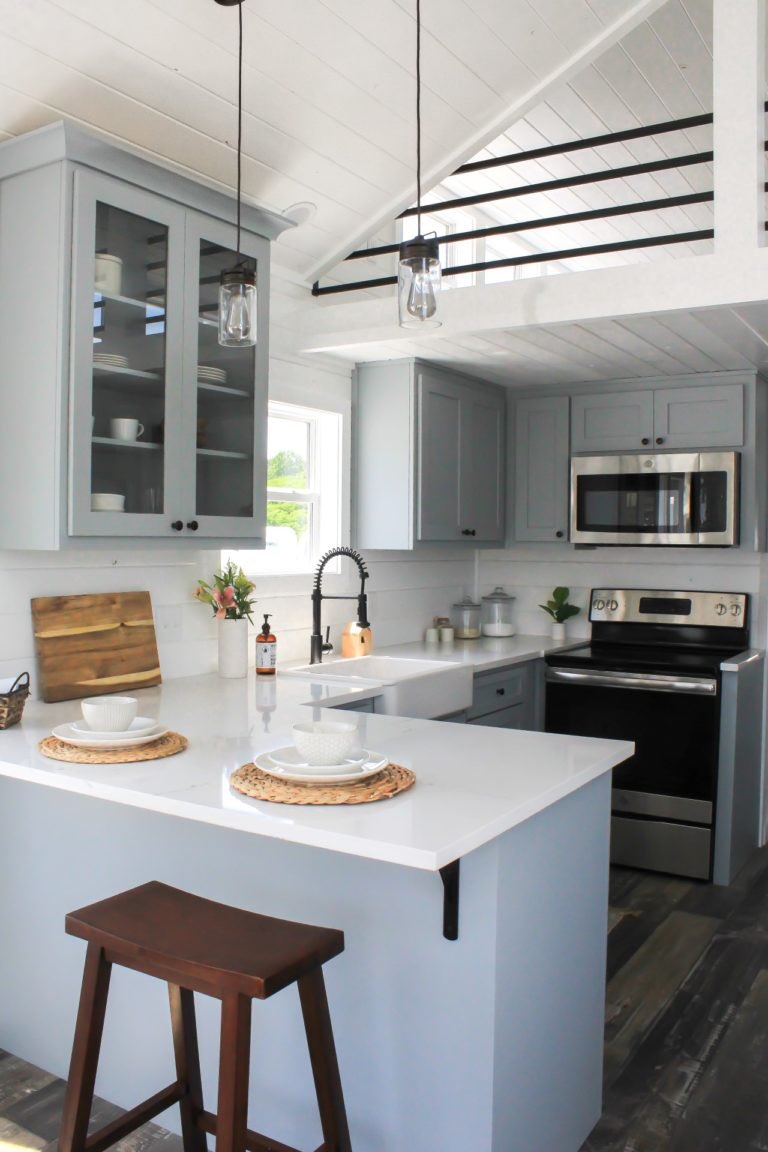 tinylovinlife's tweet photo. Gorgeous 399 sq ft tiny park model with glass front cabinets and beautiful French doors leading to spacious front porch!
See more at: https://t.co/BR0h0W4MWb
#TinyHouse #TinyLiving #TinyHouseMovement #TinyLivingBlog #TinyHouseDesigns #TinyHouseInterior #TinyHome #THOW https://t.co/FHRMMRvbms