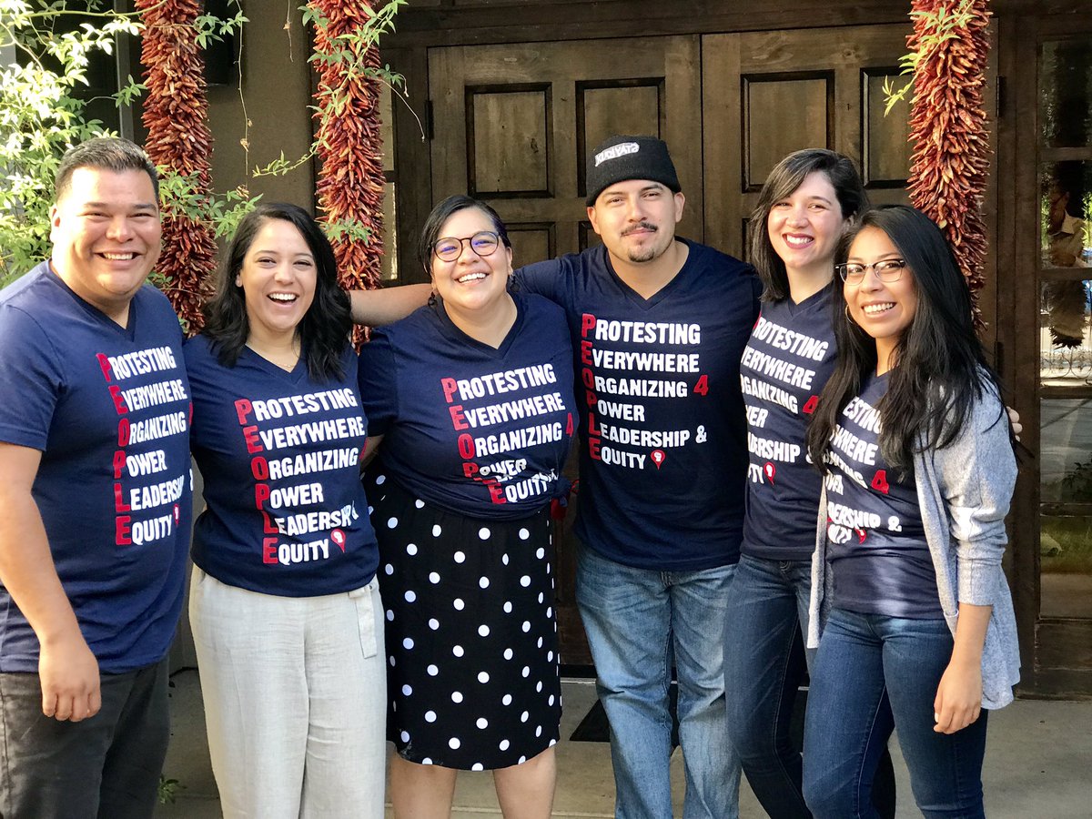 FranciscoE_31's tweet photo. .@BeHIPGive Líderes Fellowship West Coast team representing Washington &amp; Oregon State, California (LA, Fresno, Sacramento, Bay Area) and Mexico/Central America. 

#WestCoast #WeBeautiful https://t.co/6vmGTKzH8D
