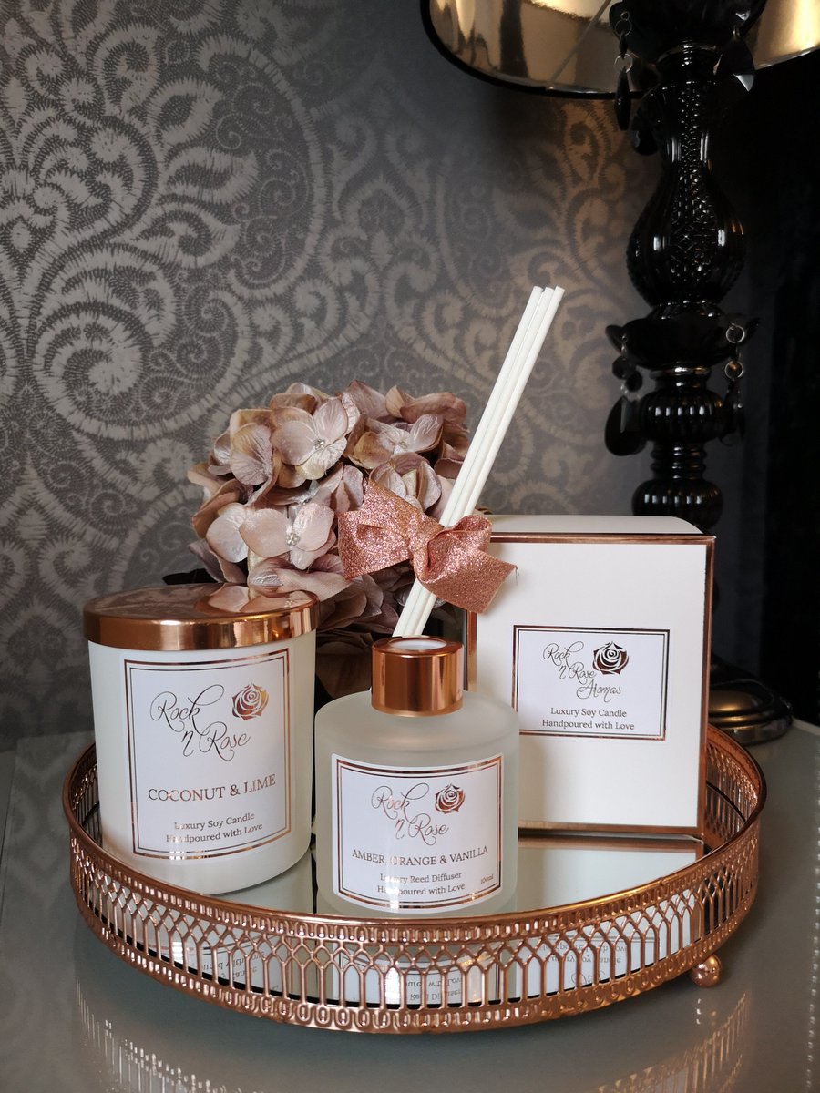 n_aromas's tweet photo. Welcome to Rock n Rose Aromas. We specialise in luxury handcrafted fragrances for your home. Soy candles, reed diffusers and wax melts are available in a range of beautiful and unique fragrances. Delux gift packages offer ready made gifts for special occasions 💕 https://t.co/5AjjGbnaKA
