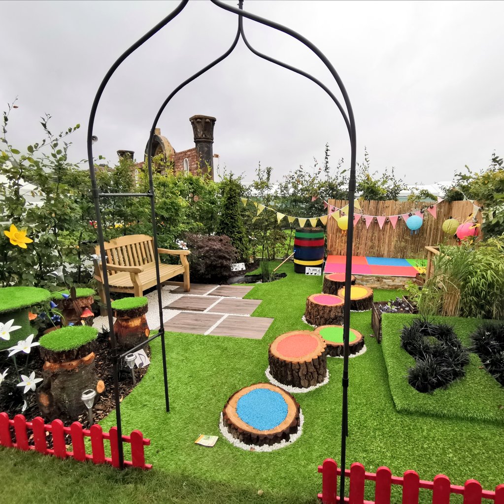 My_Apprentice's tweet photo. As promised π a cheeky sneak peak of the finished Schools Competition Gardens @southportflower expertly constructed by @PrestonPaving with help from our Apprentices ππ #wow ππ
Also see the original winning designs π
See you all tomorrow.
Show opens 10am #sfs2018 πΈ https://t.co/H0juYbm8Ky