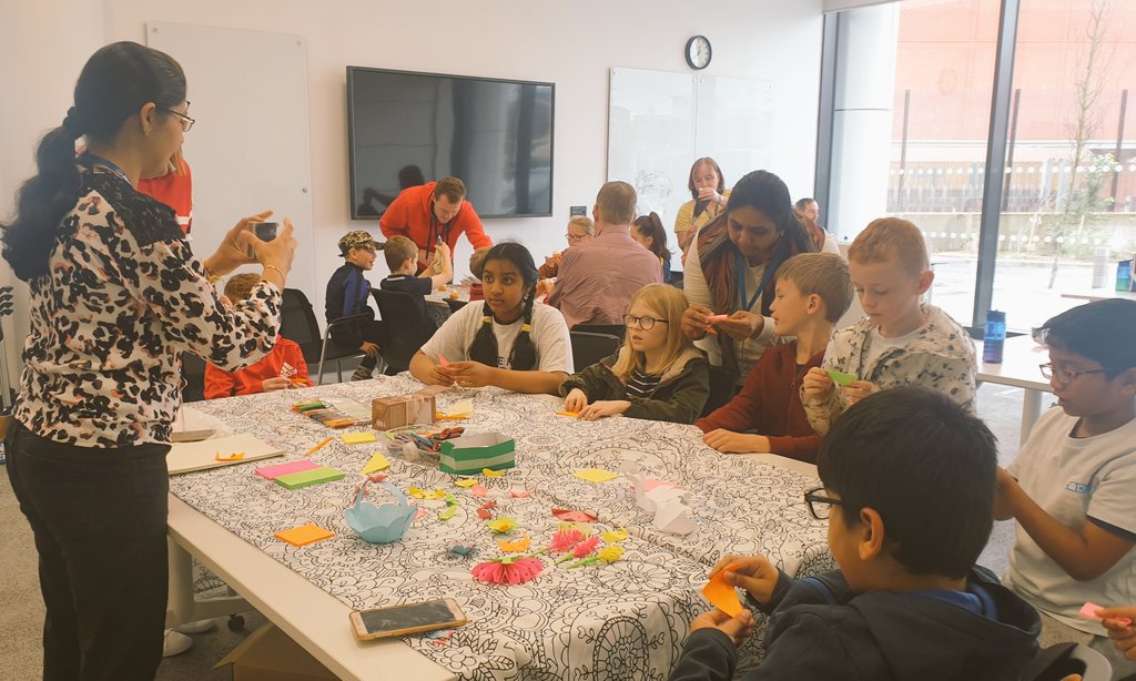 mulgrew_ciara's tweet photo. It was hard work building websites today at the @AllstateNI #TimetoCodeSummerCamp Thankfully decorating cupcakes & making butterflies helped ease the pressure #MyFirstWebsite #NewSkills #FunVolunteers https://t.co/3LrGXlS3fb