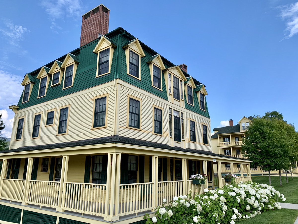 senorlansburgh's tweet image. Magical #breadloaf #blwc