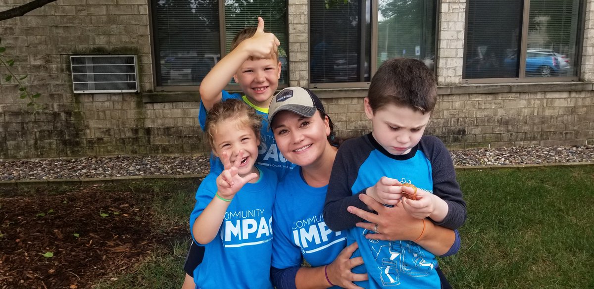 angelaperrywi's tweet photo. Thankful to be part of community! Teaching my children why it's so important! Volunteered w/ all 3 today at a retirement community in Waukesha! L & L did games... J gave high 5's! #2 #serveweek #communityimpact #makeithappen2019 #graceattitudepurpose #raisethemright #autismmom https://t.co/TvCYr4P896