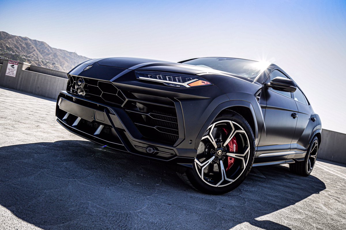 officialwcc's tweet photo. New episode of #wrapoftheweek w/ a brand new  @Lamborghini Urus! 🤘🏼 👇🏼👇🏼
https://t.co/k35xNrjrMt https://t.co/wsSCMKuo0Y