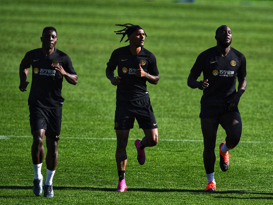 Asabob20's tweet image. The squad is 🔙 to #Appiano 💪🏿⚫️🔵 @Inter #Training