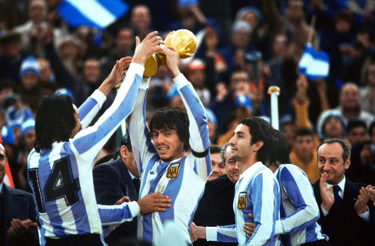 Barsmatt's tweet photo. Tuve que realizar un trabajo sobre el Mundial 78' y me gustaría resumirlo en Twitter ya que muchos no habían nacido o eran muy chicos. [Abro hilo] https://t.co/jSbhVmhVYN