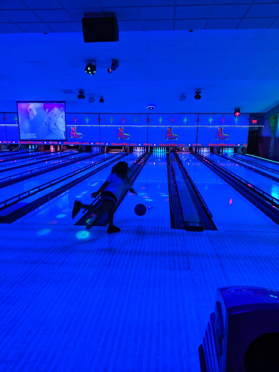 EnrichmentStep's tweet photo. Our final camp trip of the 2019 summer!! 🎳🎳 #bowling #MakingMemories #WEareCHPS https://t.co/LuA4NVuKwE