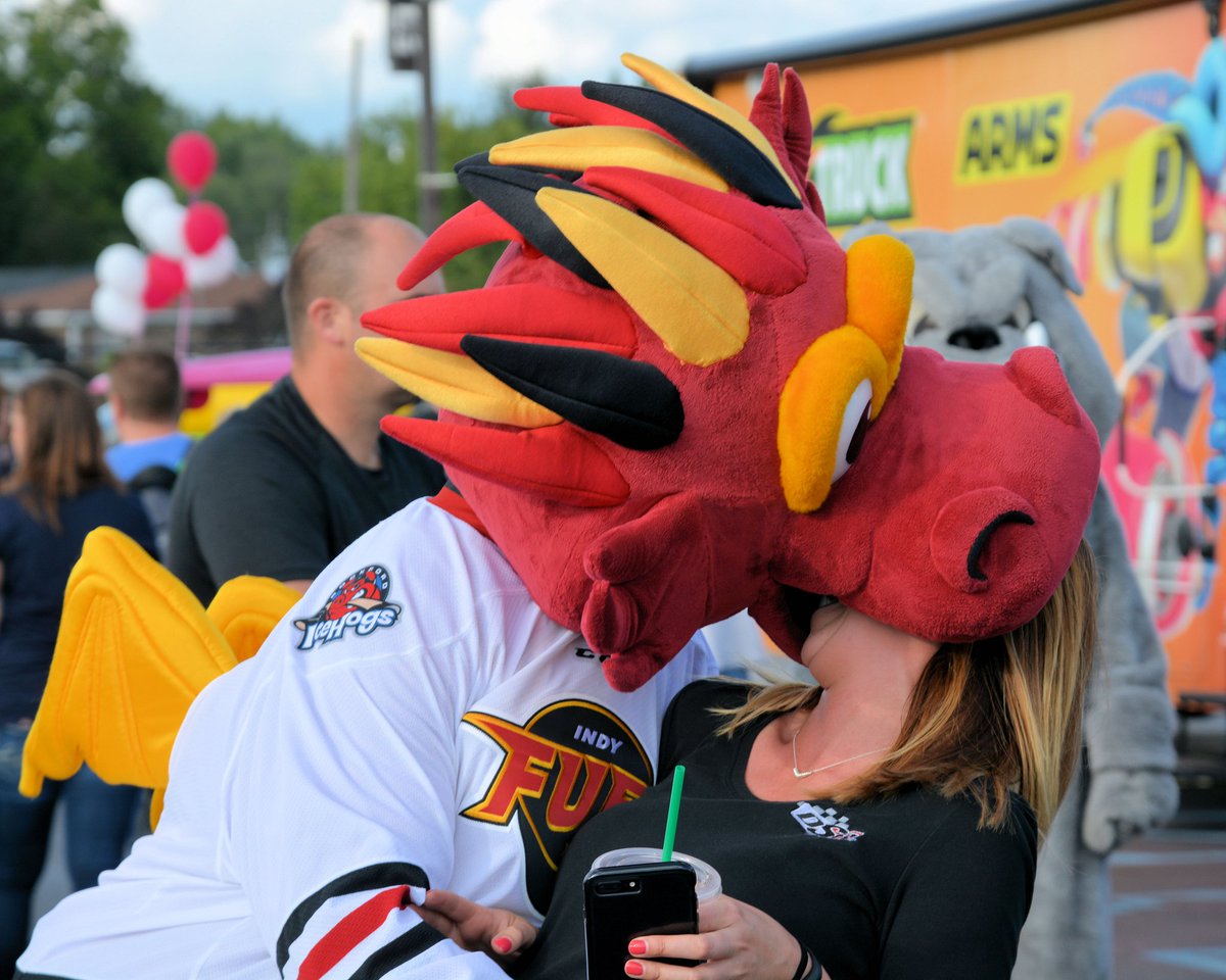 BigGoBlockParty's tweet photo. We know @NitroIndyFuel wouldn't miss the #BigGoBlockParty! Get a photo with him and give the @IndyFuel hockey shot game a try, Tuesday from 6 to 8:30 pm at Brownsburg Town Hall Green. https://t.co/A7wdxYjq3a