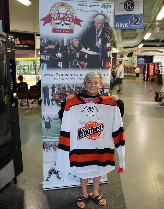 So many smiling faces last week.  Alot of happy players at our #GHHS camp improved their hockey skills... and also walked away with some great prizes: autographed sticks, jerseys, <a href="/WeelGear/">Weel Gear</a> hats, <a href="/FWKomets/">Fort Wayne Komets</a> apparel, and of course those gigantic <a href="/Hersheys/">HERSHEY'S</a> Bars! #WednesdayVibes